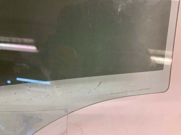 BMW E90 M3 335xi 328xi Sedan Right Rear Glass Window Panel 51347060268 *Damage*