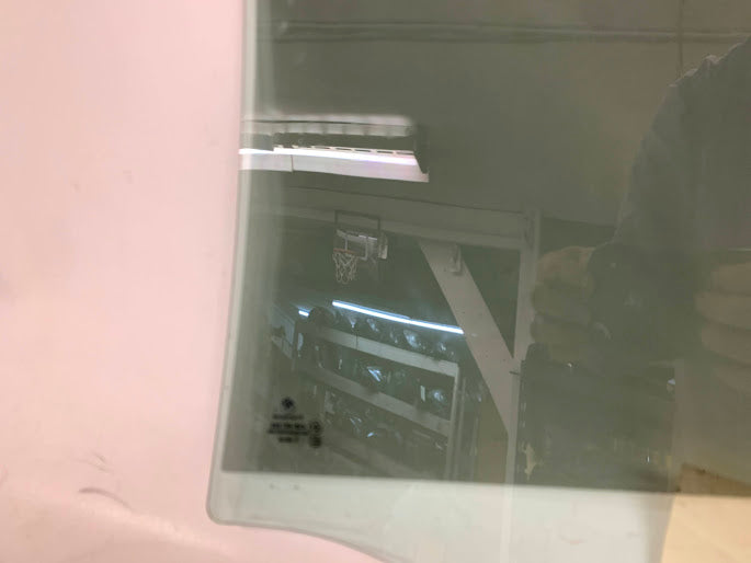 BMW E90 M3 335xi 328xi Sedan Right Rear Glass Window Panel 51347060268 *Damage*