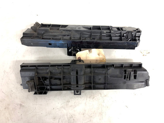 BMW E92 E93 E90 E91 3 Series Radiator Mounting Brackets 7524914/7524912