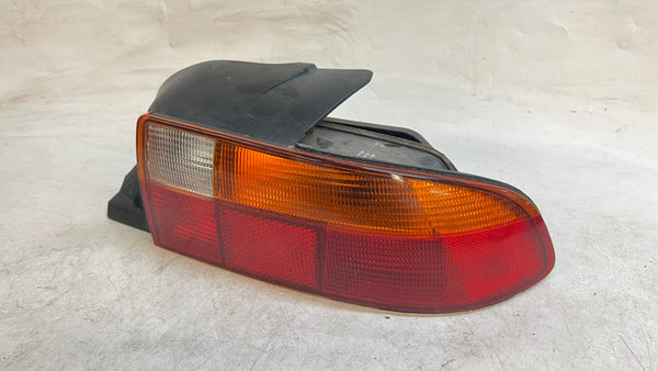 BMW Z3 Pre-Facelift Right/Passenger Side Tail Light 63218389714 *NOTE*