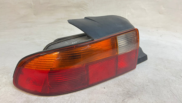 BMW Z3 Pre-Facelift Left/Driver Side Tail Light 63218389713 *NOTE*