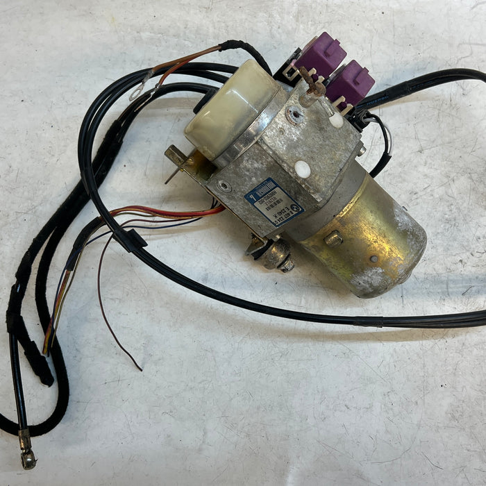 BMW Z3/M Roadster Convertible Roof/Soft Top Hydraulic Pump Motor 8407224