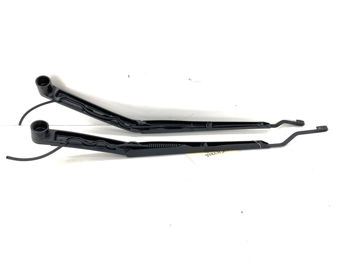 Chevrolet C7 Corvette Left & Right Wiper Arm Set