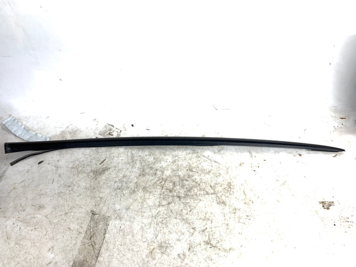 2002-2005 Honda EP3 Civic SiR Windshield Plastic Trim Right 73152S5S *Damaged*