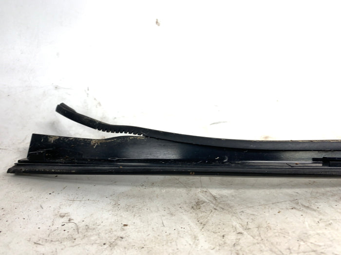 2002-2005 Honda EP3 Civic SiR Windshield Plastic Trim Right 73152S5S *Damaged*