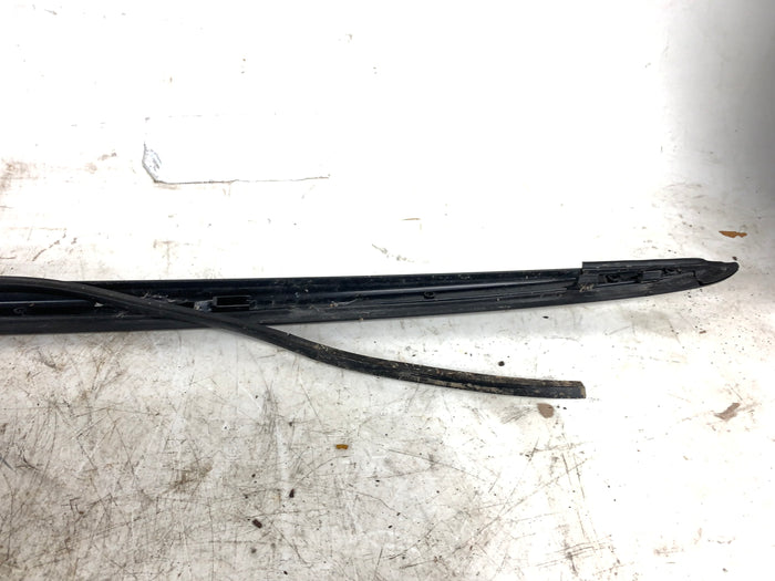 2002-2005 Honda EP3 Civic SiR Windshield Plastic Trim Right 73152S5S *Damaged*