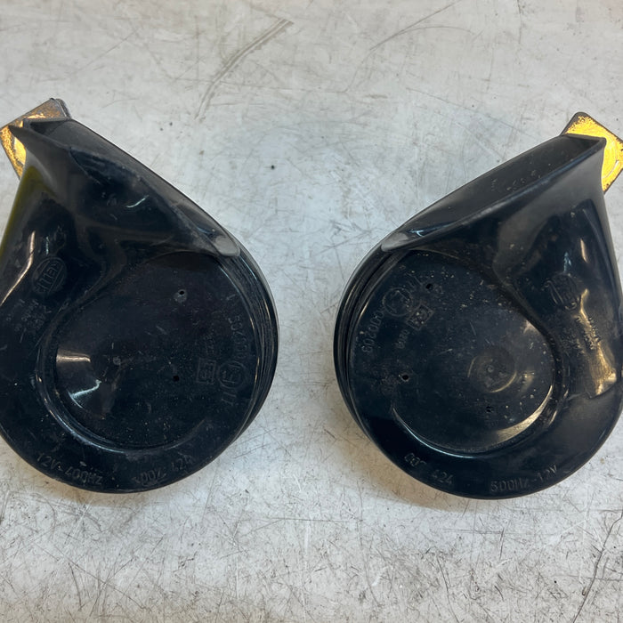 BMW Z3 HORNS (PAIR) 61338407730 / 61338407739