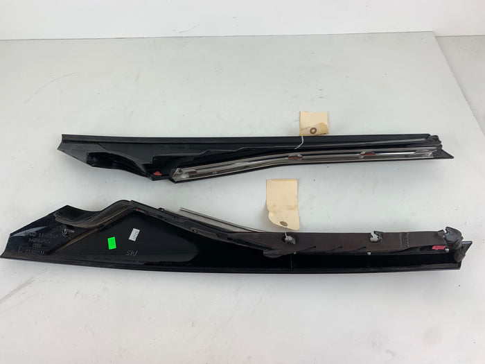 Chevrolet C7 Corvette Left/Right Exterior A Pillar/Windshield Trim Set 23163510/23163511