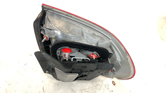 BMW E46 M3 330CI 328ci 325ci 323ci Coupe Rear Right Outer Tail Light Clear 8383826 *Damage*