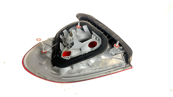 BMW E46 M3 330CI 328ci 325ci 323ci Coupe Rear Right Outer Tail Light Clear 8383826 *Damage*