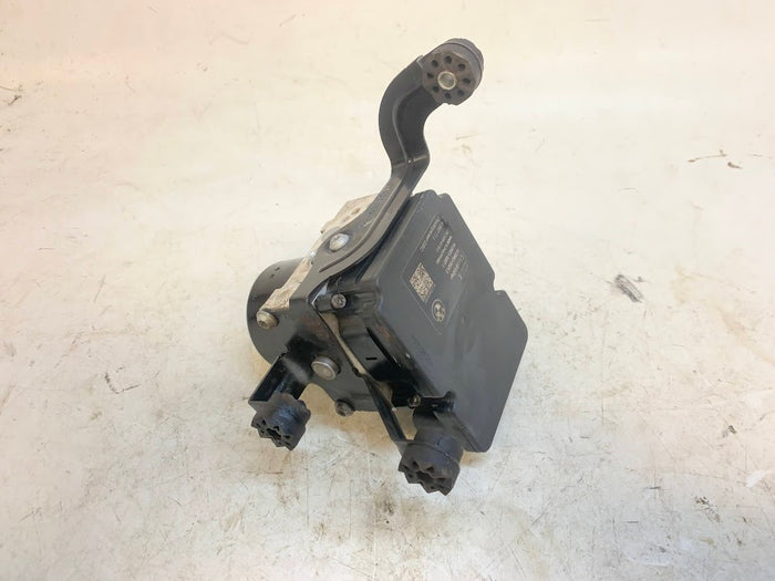 BMW F30 328xi ABS Pump 6860731/6860730
