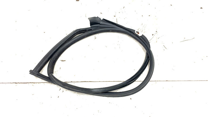 BMW E46 330ci M3 328ci 325ci 323ci Left/Driver Side Black Door Seal Gasket 7126135
