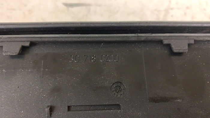 BMW E46 M3 330ci 328ci 325ci 323ci Storage Sunglasses Cubby Compartment 7180200 *Damage*