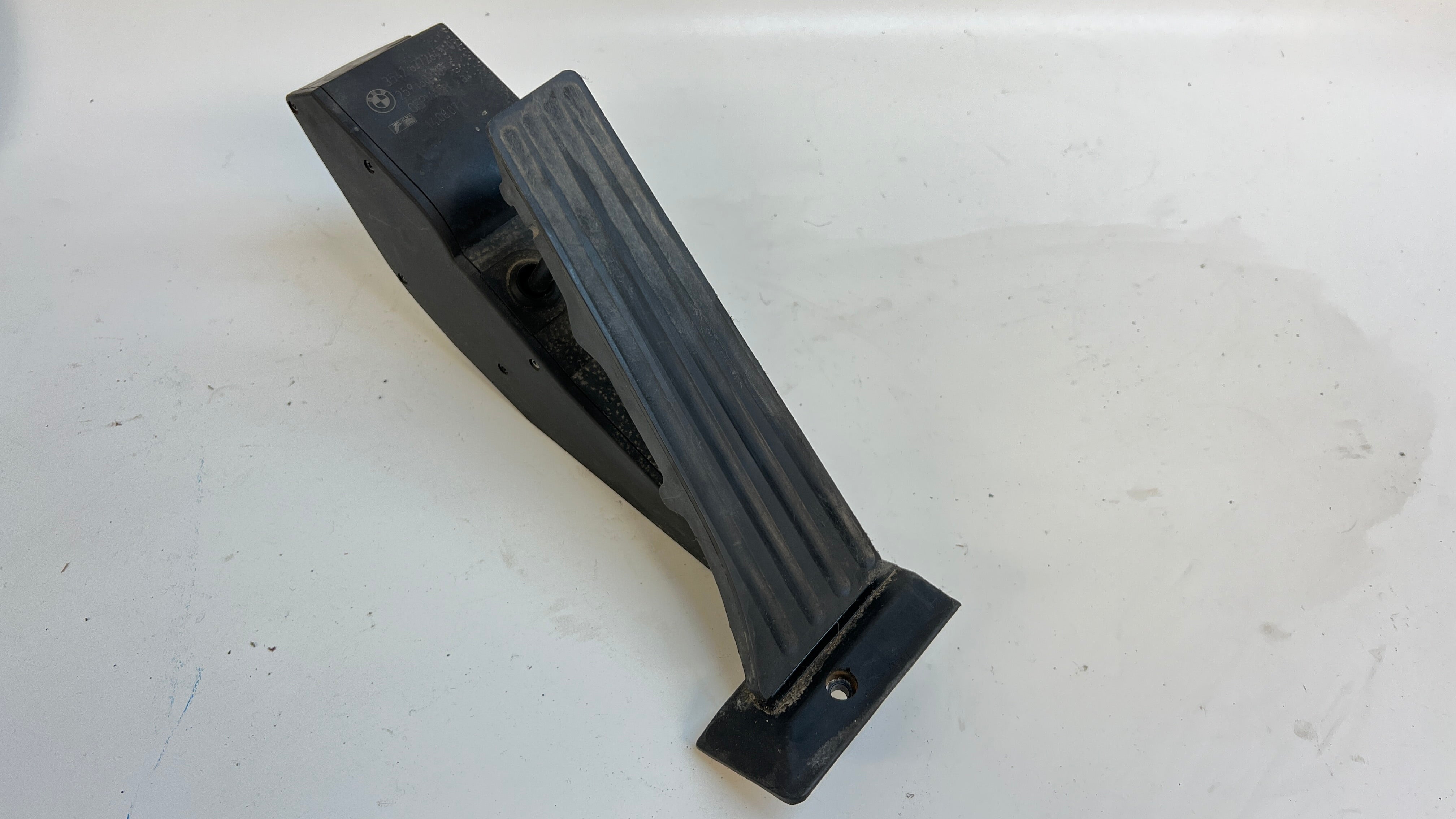 bmw e46 gas pedal BMW E46 3 Series Automatic Throttle/Gas Pedal 35426772645 – Proper Parts Co