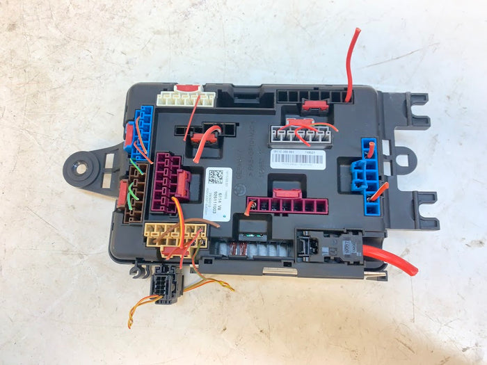 BMW F30 F31 F32 F33 F34 F36 3 & 4 Series Trunk Power Distribution Fuse Box 9261110