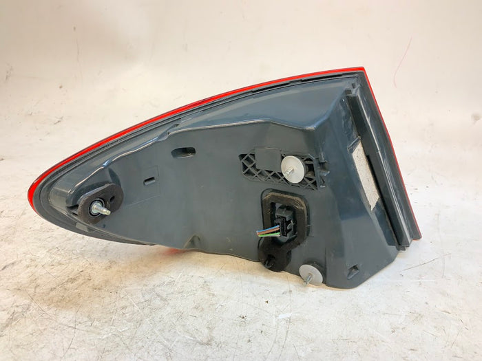 BMW F10 5 Series LCI Right/Passenger Side Outer Tail Light 184080-02