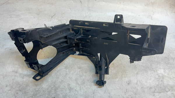 BMW F10 5 SERIES LEFT/DRIVER SIDE HEADLIGHT BRACKET 7200793
