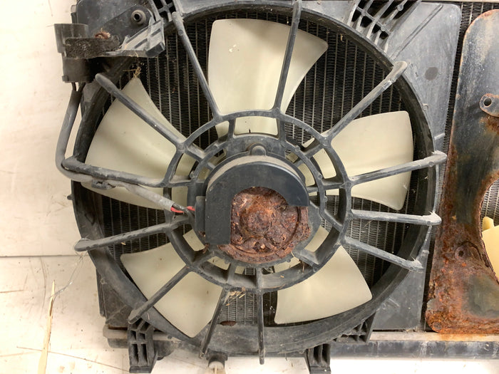 2004-2005 Honda EP3 Civic SiR Coolant Radiator & Fan 19010-PNF-003