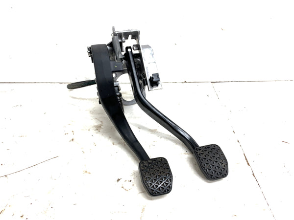 BMW E82 E88 135i 128i Manual Transmission Clutch & Brake Pedal Assembly 6761310