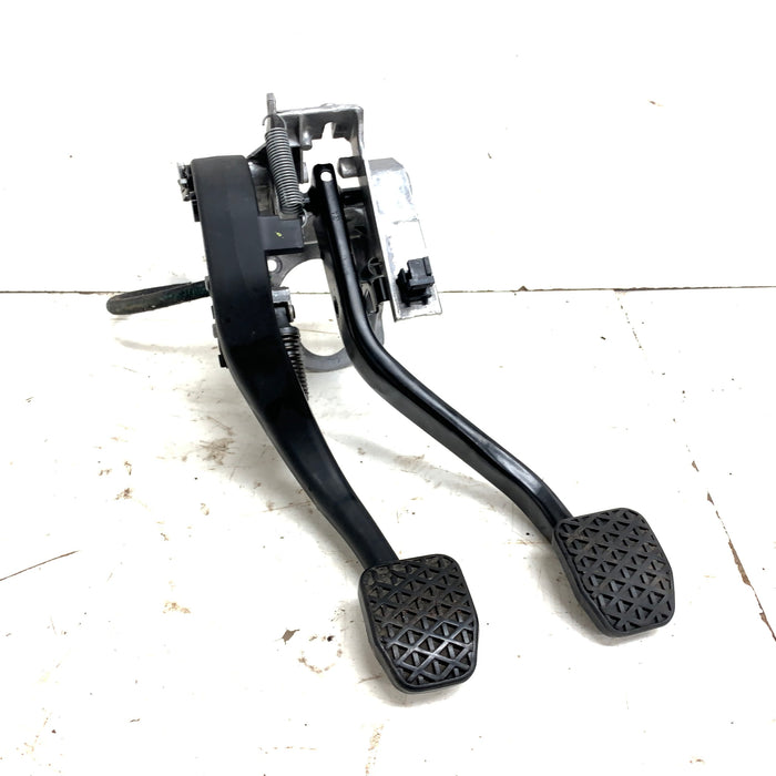 BMW E82 E88 135i 128i Manual Transmission Clutch & Brake Pedal Assembly 6761310