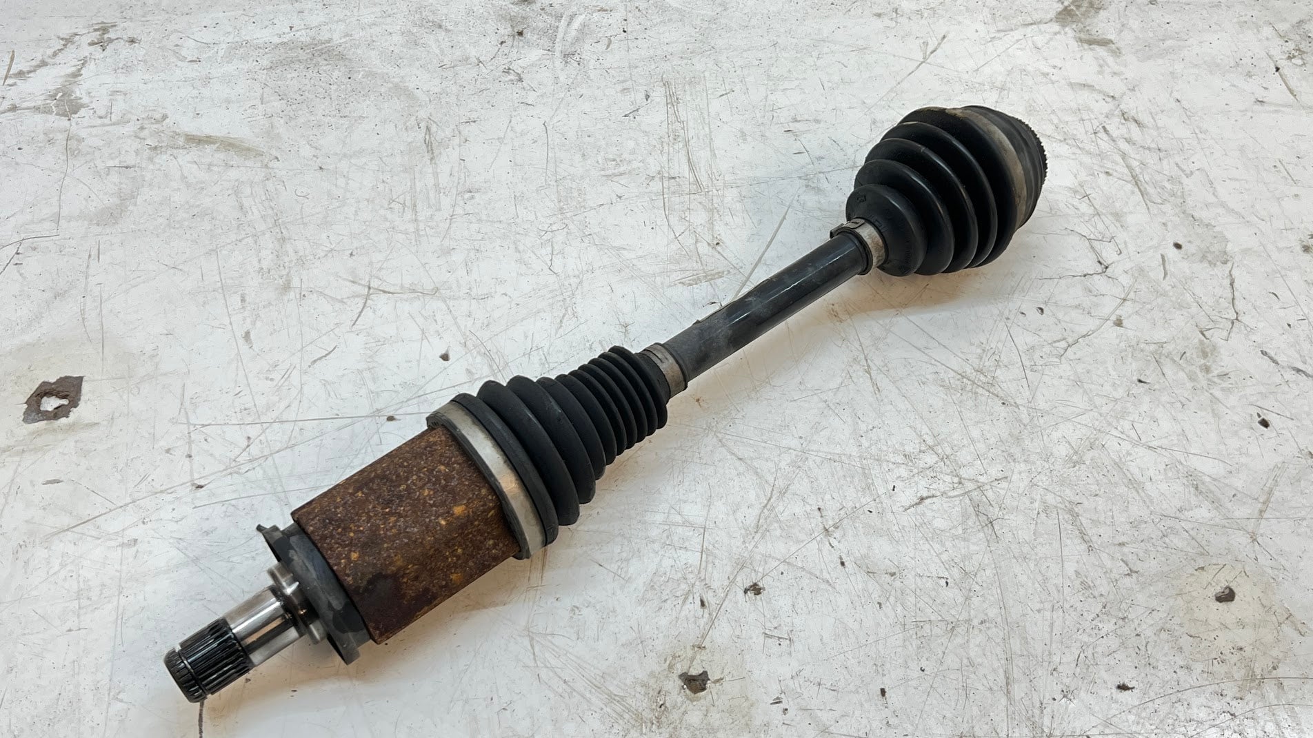 thumbnail image 2 of Genuine BMW F30 F31 Rear Left Wheel Carrier / Hub Axle (Used, Part #33326792523 / 6867262) 2 of 3