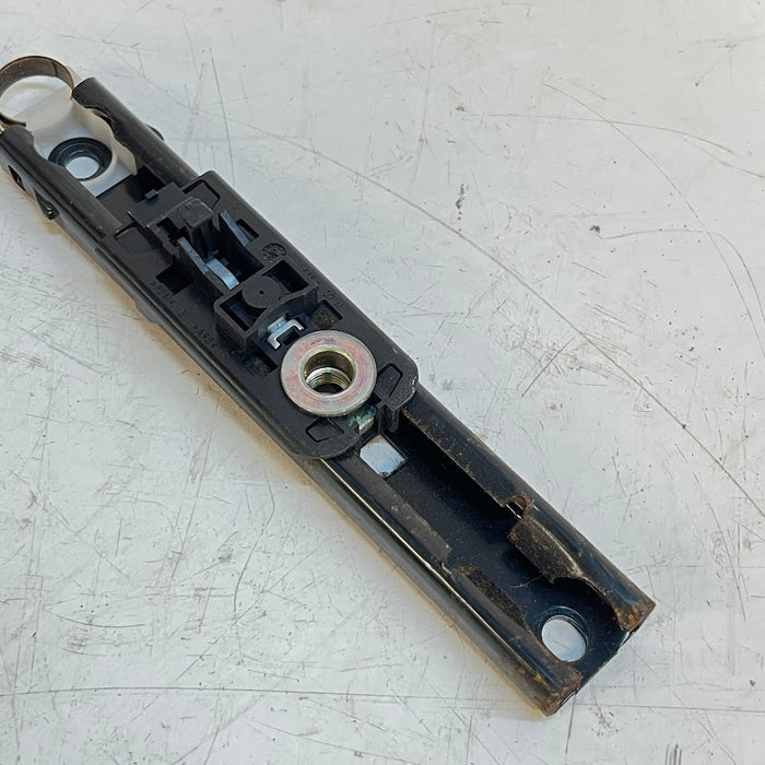 BMW E46 3 Series Coupe/Sedan/Wagon Left/Right Front Seatbelt Adjuster 8207957