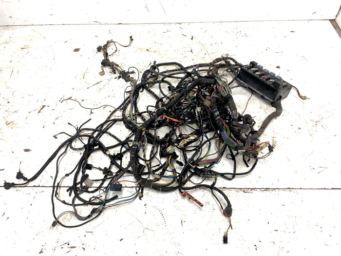 BMW E21 320i M10 Fuse Box Chassis Wiring Harness 61131369605 *DAMAGED*