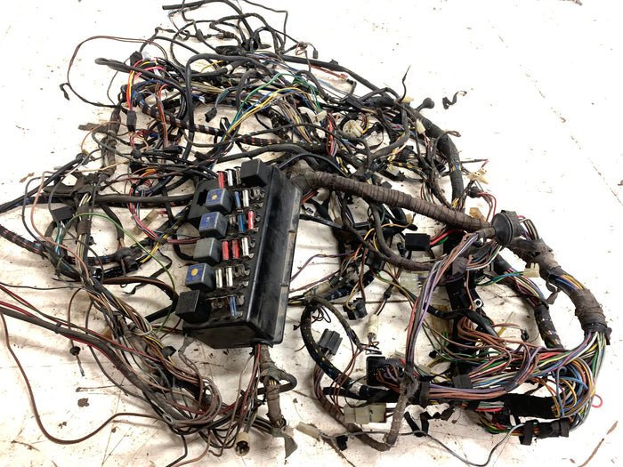 BMW E21 320i M10 Fuse Box Chassis Wiring Harness 61131369605 *DAMAGED*