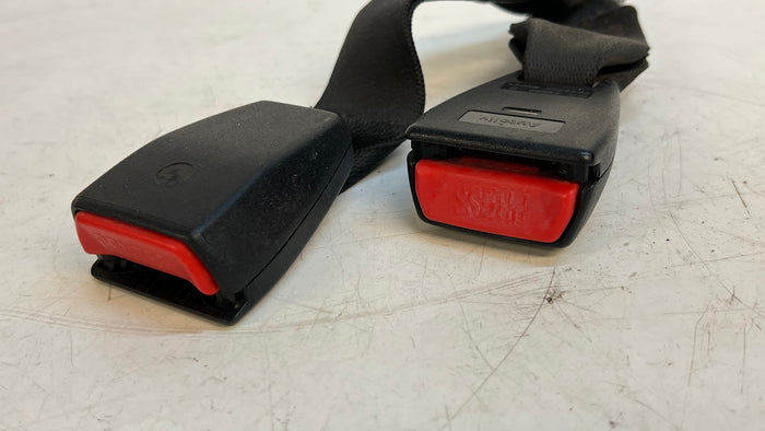 BMW E46 3 Series Sedan Coupe Rear Center Seatbelt Buckle 72118233292