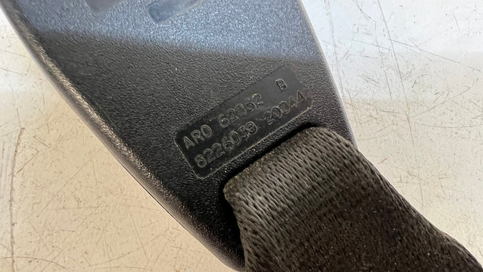 BMW E46 3 Series Sedan Coupe Rear Center Seatbelt Buckle 72118233292