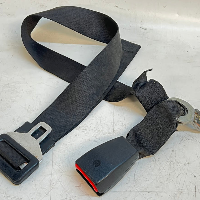 BMW E46 3 Series Coupe/Sedan Left/Driver Side Rear Lower Seatbelt Buckle 8233291