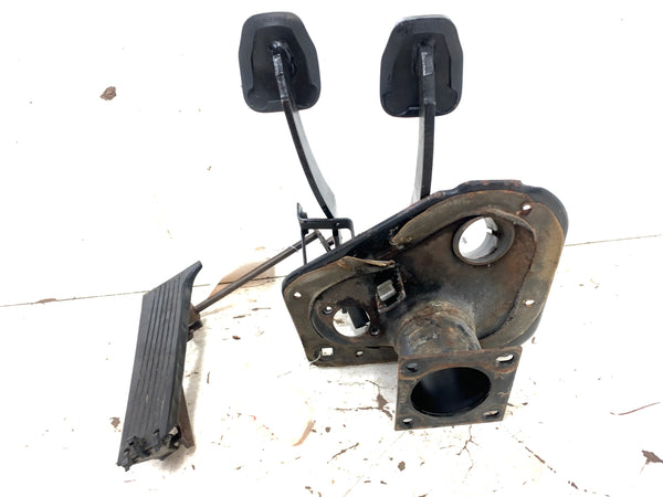 BMW E21 320i 323i 318i Manual Transmission Clutch/Brake/Accelerator Pedals