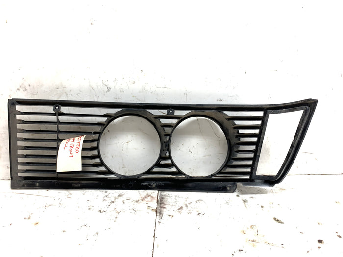 BMW E21 320i 323i 318i Left/Driver Side Headlight Grille 1834989