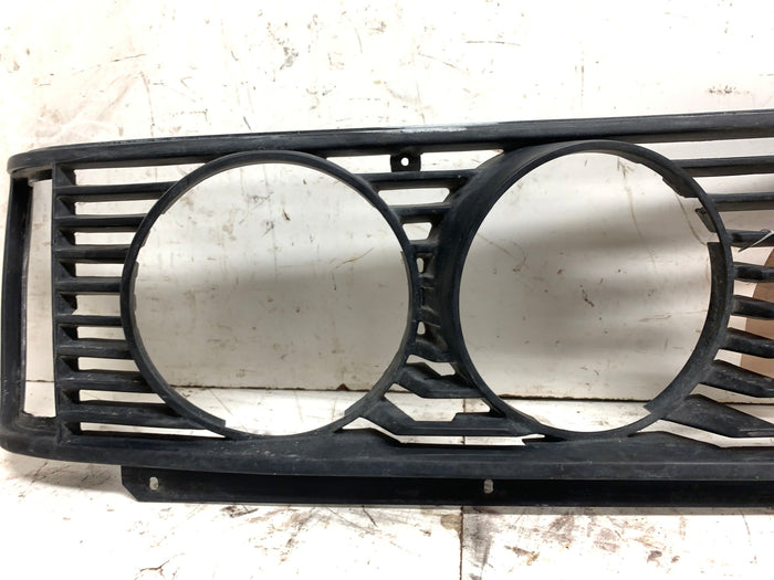 BMW E21 320i 323i 318i Left/Driver Side Headlight Grille 1834989