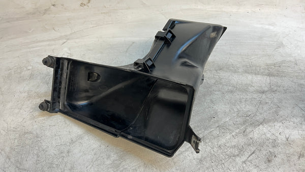 BMW E92 E93 Oil Cooler Air Duct 7161434