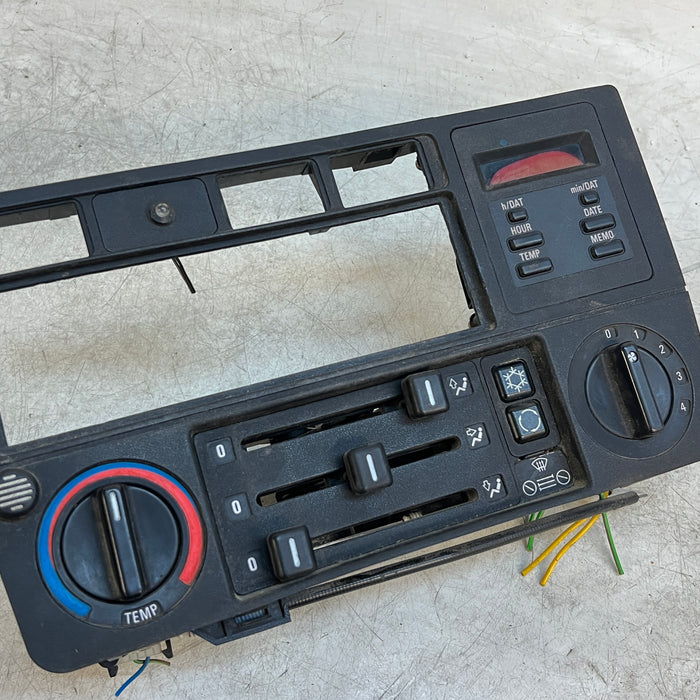 BMW E30 Climate Control Panel/On-Board Computer 62131377803/64111385879 *DAMAGED*