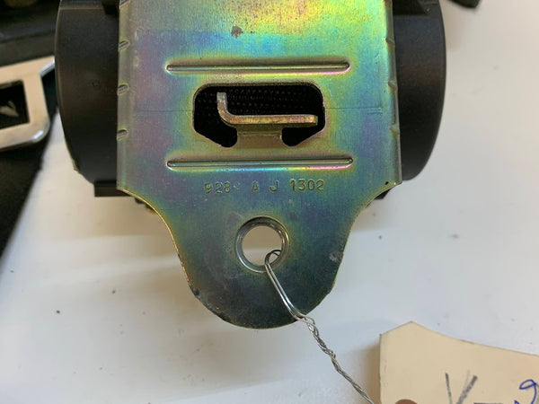 BMW E46 M3 330Ci 328Ci 325Ci 323Ci Coupe Front Left Driver Seatbelt Force Limiter & Retractor 72117068254 *Damaged*
