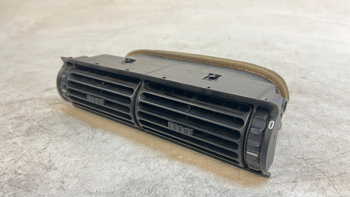 BMW E30 3 Series Center Dashboard Air Vent 1381148