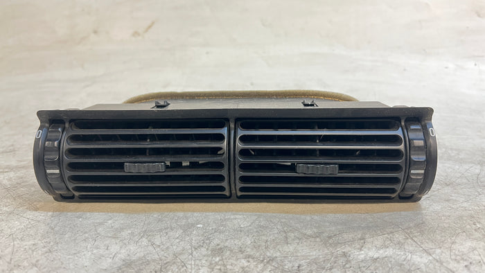 BMW E30 3 Series Center Dashboard Air Vent 1381148