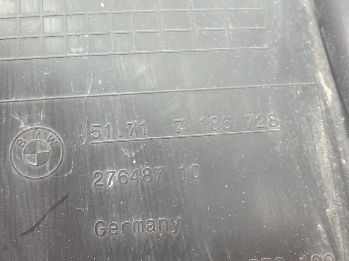 BMW F10 550xi 535xi Front Right Wheel Fender Liner Shield 7186728 *Damaged*