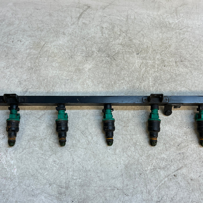 BMW E30 325i/325ix M20B25 Fuel Injector Rail W/5 Fuel Injectors 13531719981