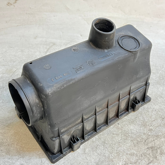 BMW E30 318i/318is M42 Intake Airbox Air Filter Housing Lower Half 1709739