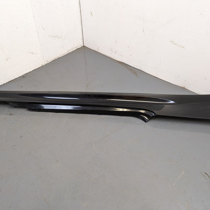 BMW E92 E93 M3 Right/Passenger Side Skirt 7899844 *DAMAGED*