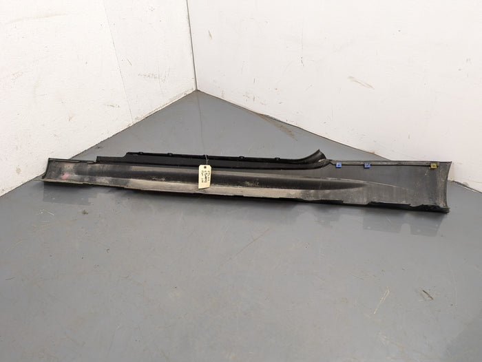BMW E92 E93 M3 Right/Passenger Side Skirt 7899844 *DAMAGED*