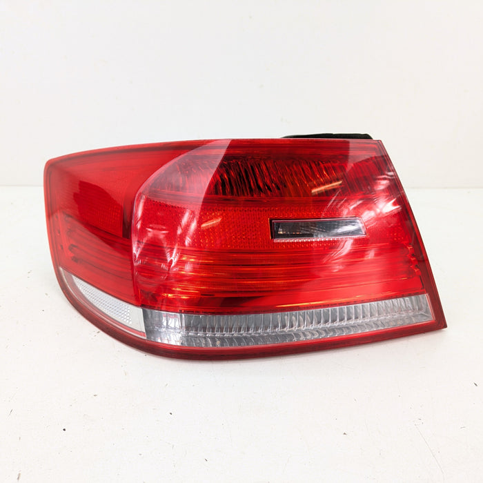 BMW E92 M3 335i 328i Pre-LCI Left Outer Quarter Panel Tail Light 7174403