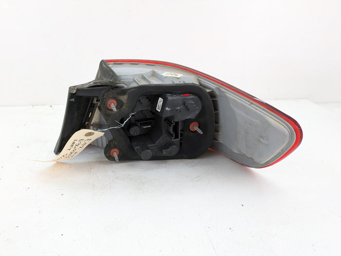 BMW E92 M3 335i 328i Pre-LCI Left Outer Quarter Panel Tail Light 7174403