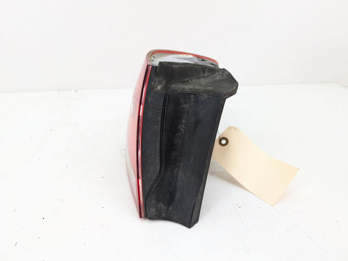 BMW E92 M3 335i 328i Pre-LCI Left Outer Quarter Panel Tail Light 7174403