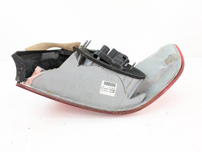 BMW E92 M3 335i 328i Pre-LCI Left Outer Quarter Panel Tail Light 7174403