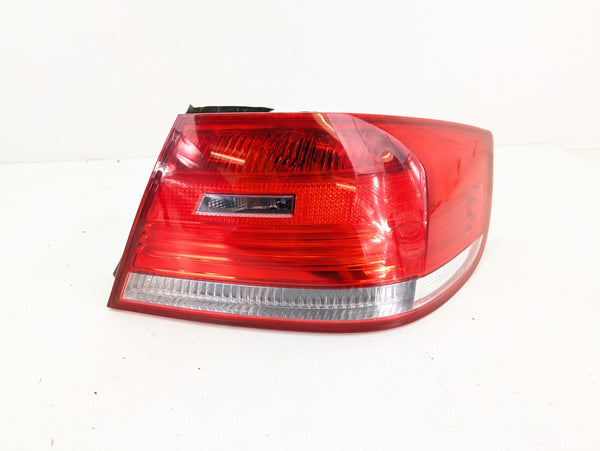 BMW E92 M3 335i 328i Pre-LCI Right Outer Quarter Panel Tail Light 7174404