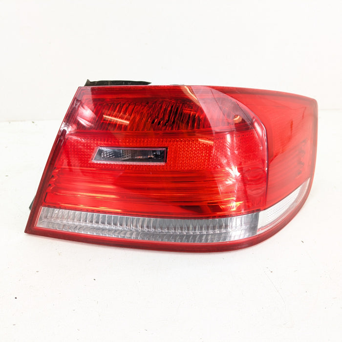 BMW E92 M3 335i 328i Pre-LCI Right Outer Quarter Panel Tail Light 7174404